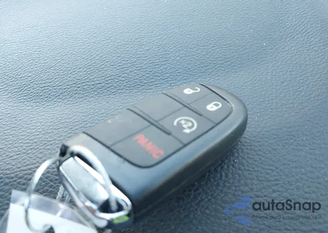 2025 Jeep Compass Latitude 4X4 z USA, uszkodzony, nr VIN 3C4NJDBN7ST542611